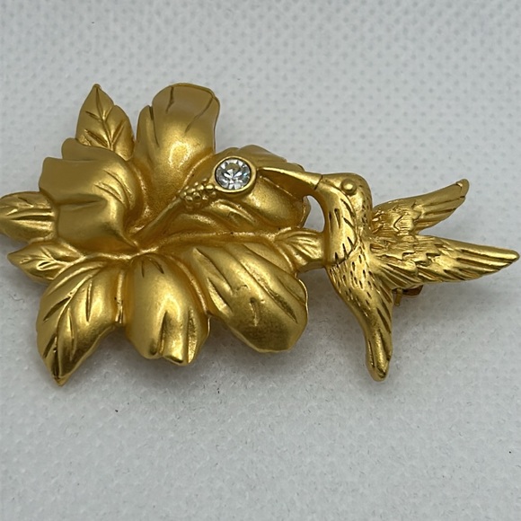 Monet Humming Bird Brooch - vintage! - Picture 4 of 11
